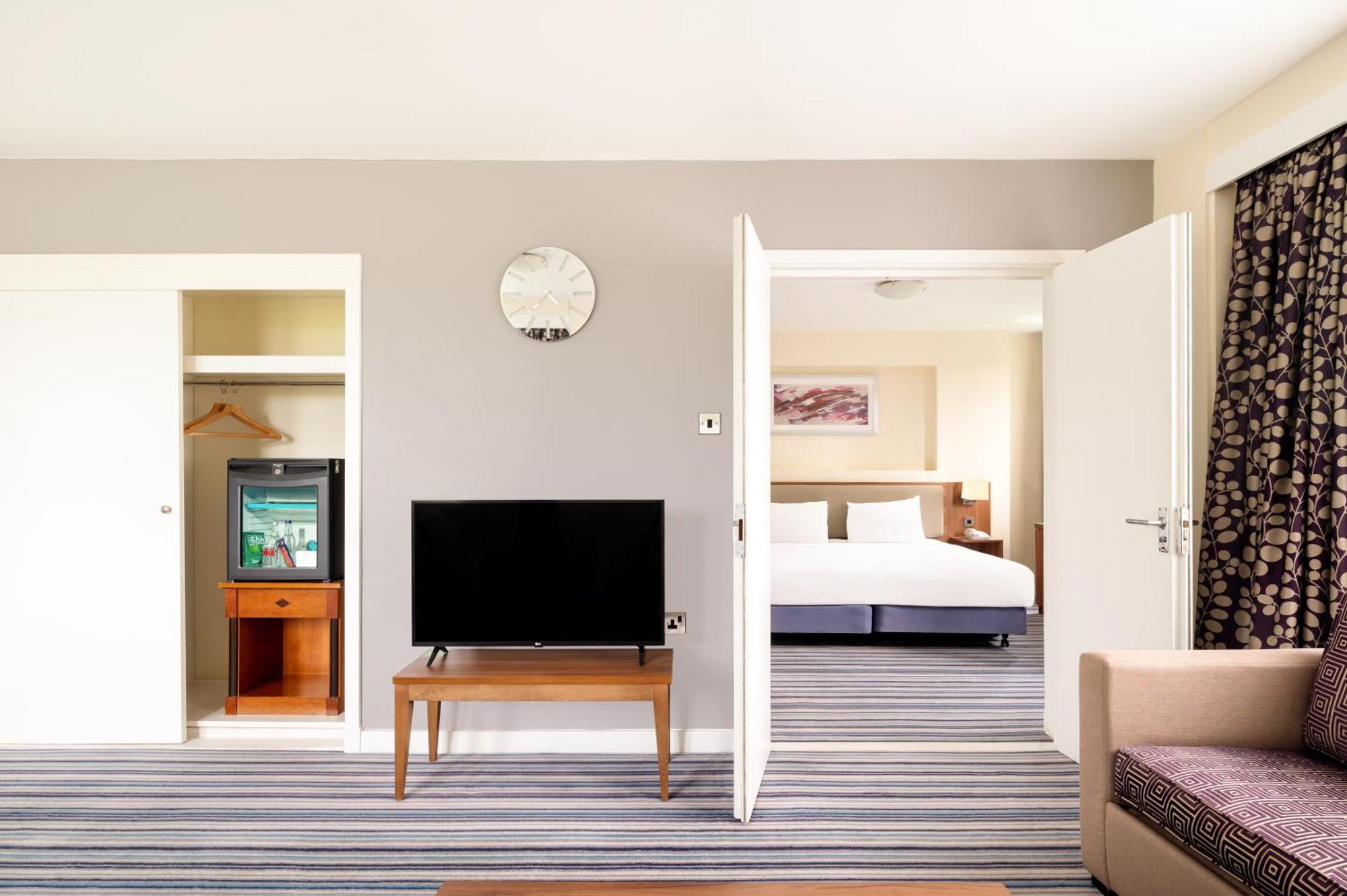 Holiday Inn Leeds Brighouse By Ihg Екстериор снимка